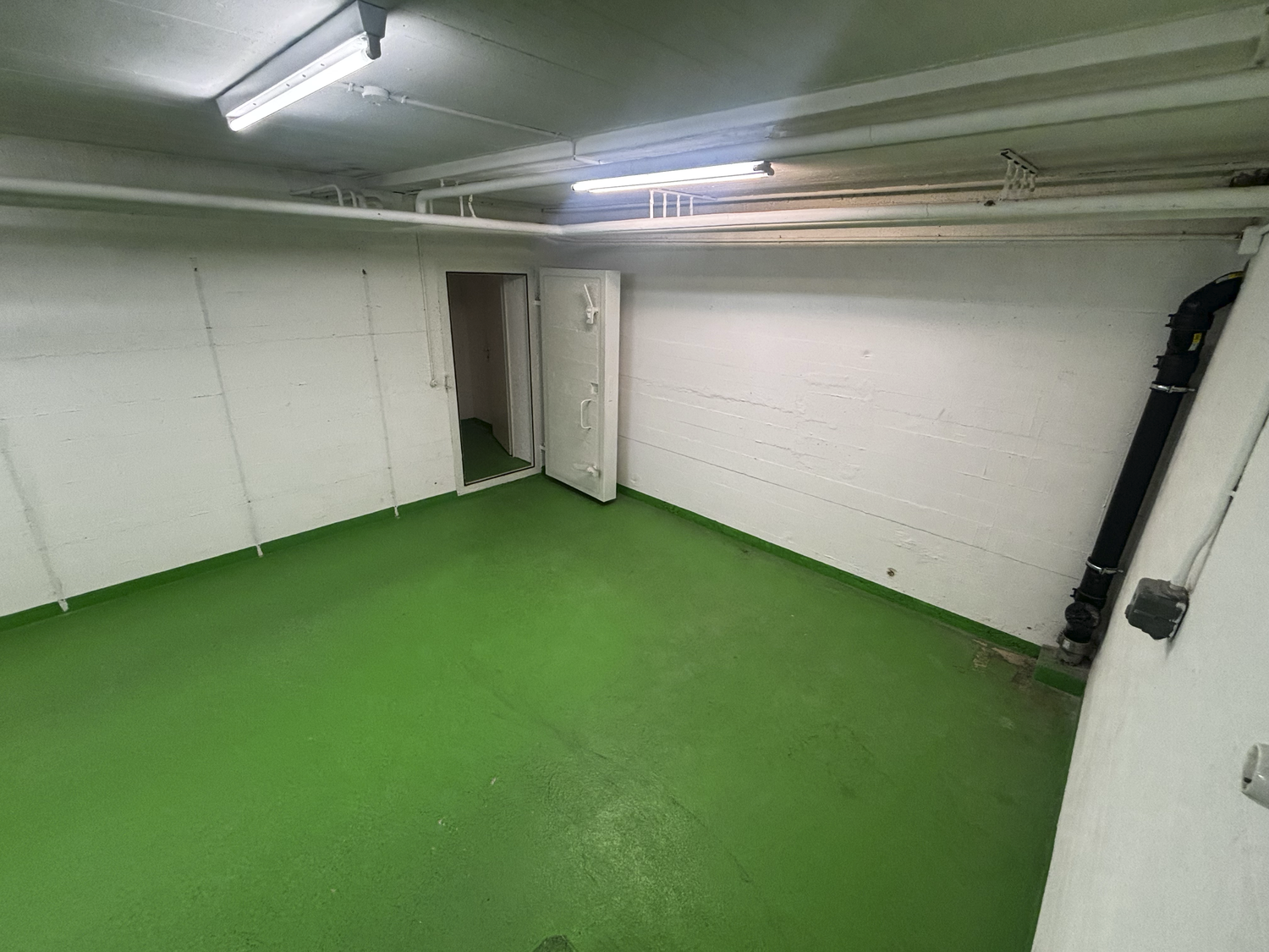 92m² cellar compartment