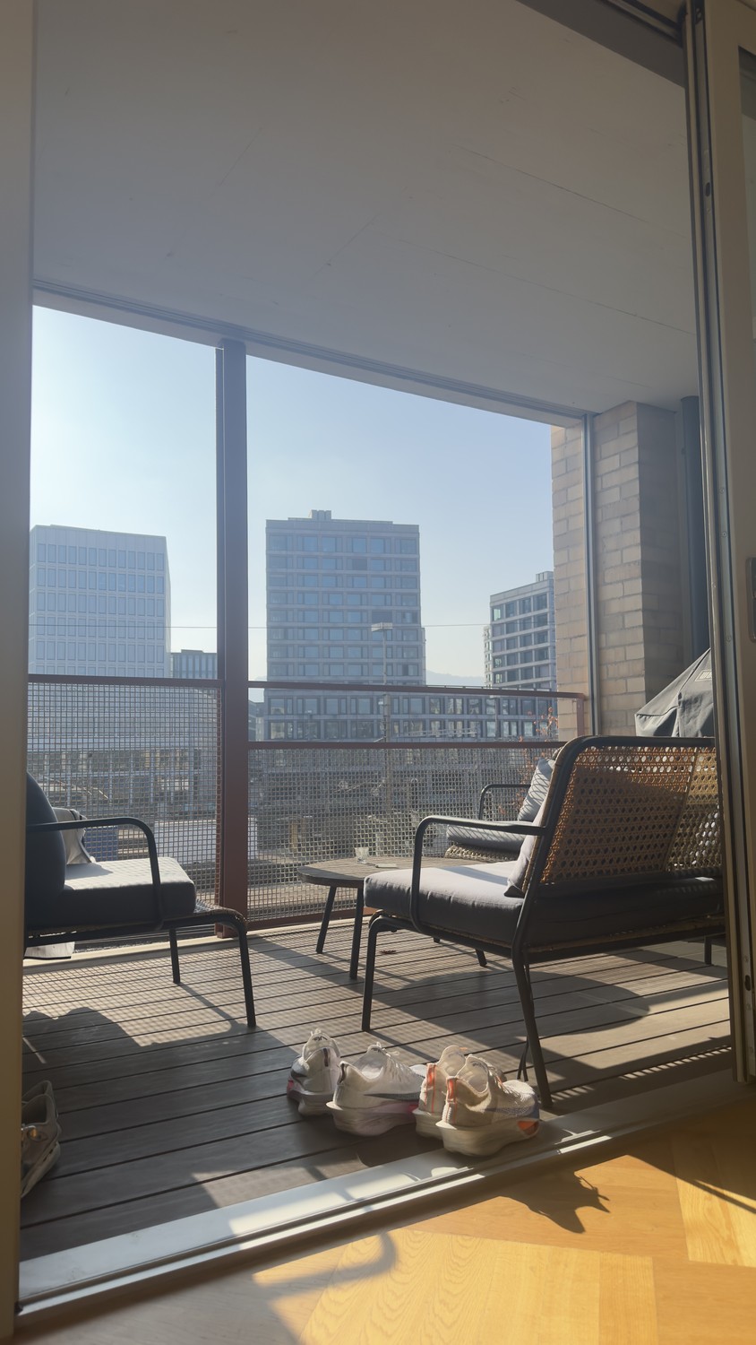 Zimmer in einer WG

Ich untervermiete mein Zimmer in einer modernen 3.5-Zimmer-Wohnung (Baujahr 2019) an der Zollstrasse 37, 8005 Zurich.

Daten: Januar bis Februar, mit etwas Flexibilität: Einzug möglich ab Ende Dezember, Auszug bis spätestens 10 March. Mindestaufenthalt 2 Monate.

Das Zimmer: Möbl