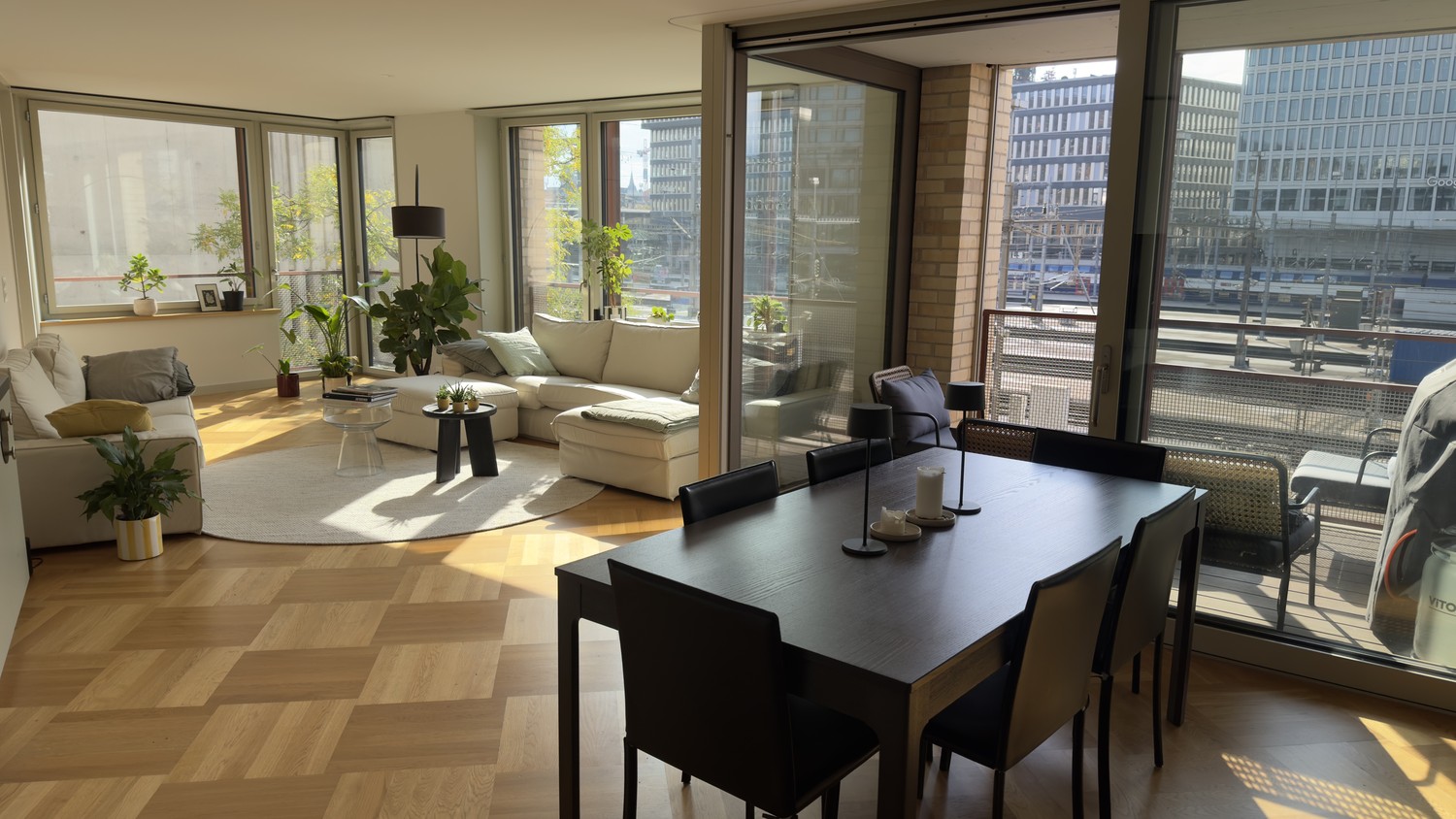 Zimmer in einer WG

Ich untervermiete mein Zimmer in einer modernen 3.5-Zimmer-Wohnung (Baujahr 2019) an der Zollstrasse 37, 8005 Zurich.

Daten: Januar bis Februar, mit etwas Flexibilität: Einzug möglich ab Ende Dezember, Auszug bis spätestens 10 March. Mindestaufenthalt 2 Monate.

Das Zimmer: Möbl