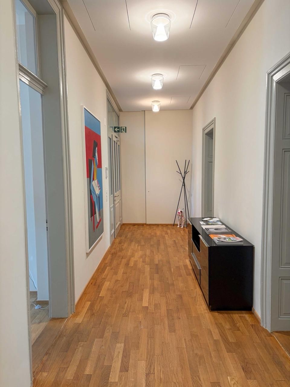 102m² office