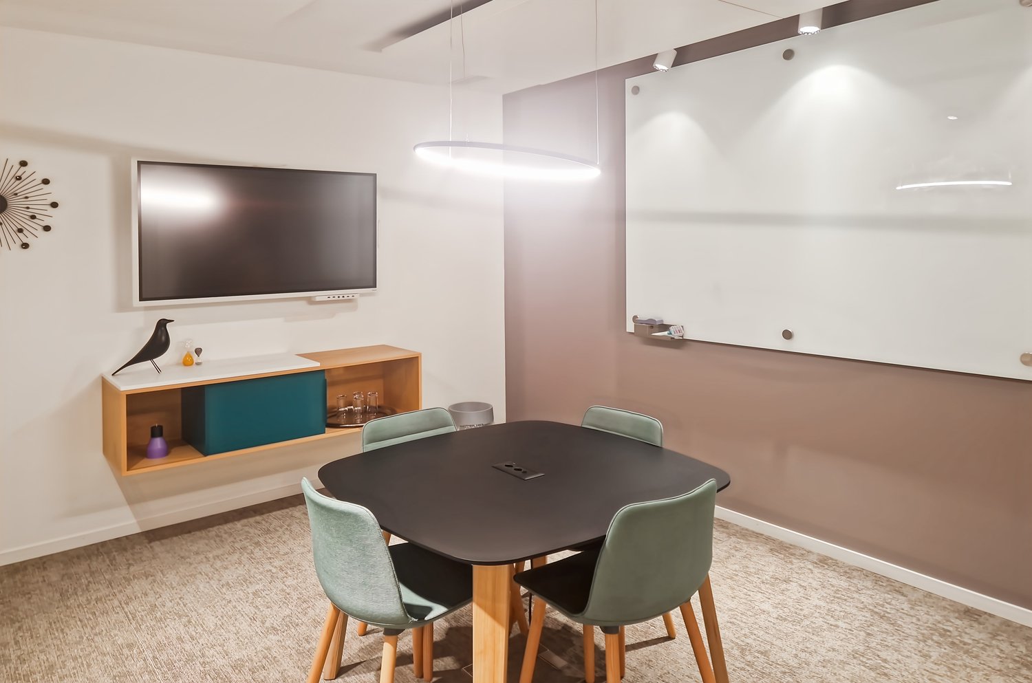 110m² office
