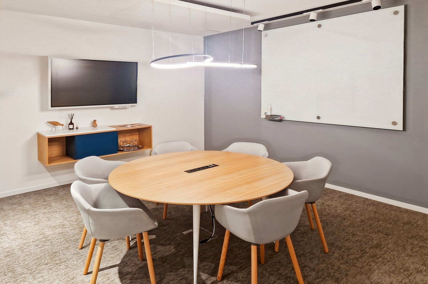 110m² office
