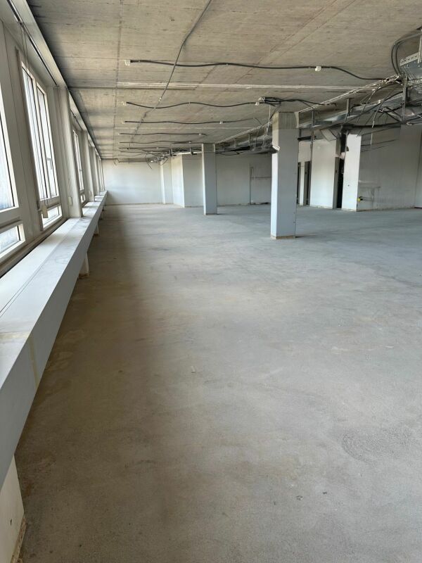 420m² office