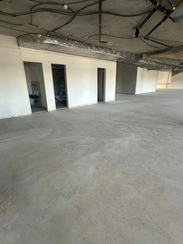 420m² office