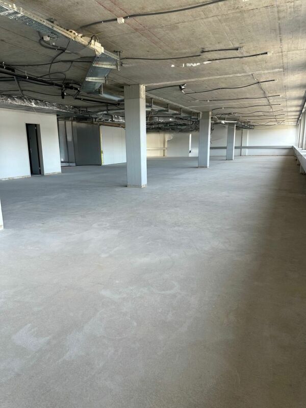 420m² office
