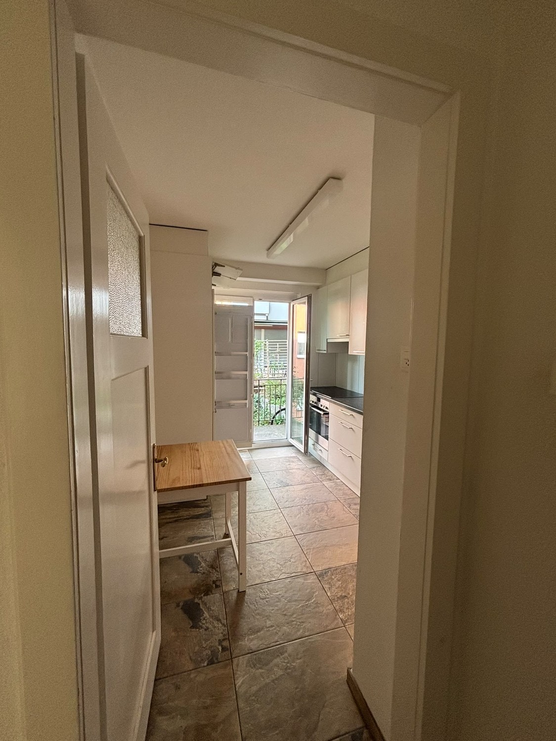 Recherche locataire de remplacement pour un appartement de 3 pièces chaleureux à proximité de Sihlcity. Deux balcons, emplacement calme, bâtiment ancien. Visites le vendredi 9 octobre et le dimanche 11 octobre de 16h30 à 18h00.