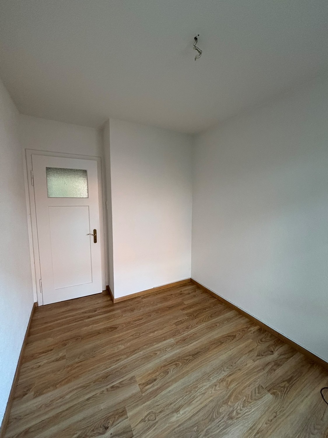 Recherche locataire de remplacement pour un appartement de 3 pièces chaleureux à proximité de Sihlcity. Deux balcons, emplacement calme, bâtiment ancien. Visites le vendredi 9 octobre et le dimanche 11 octobre de 16h30 à 18h00.