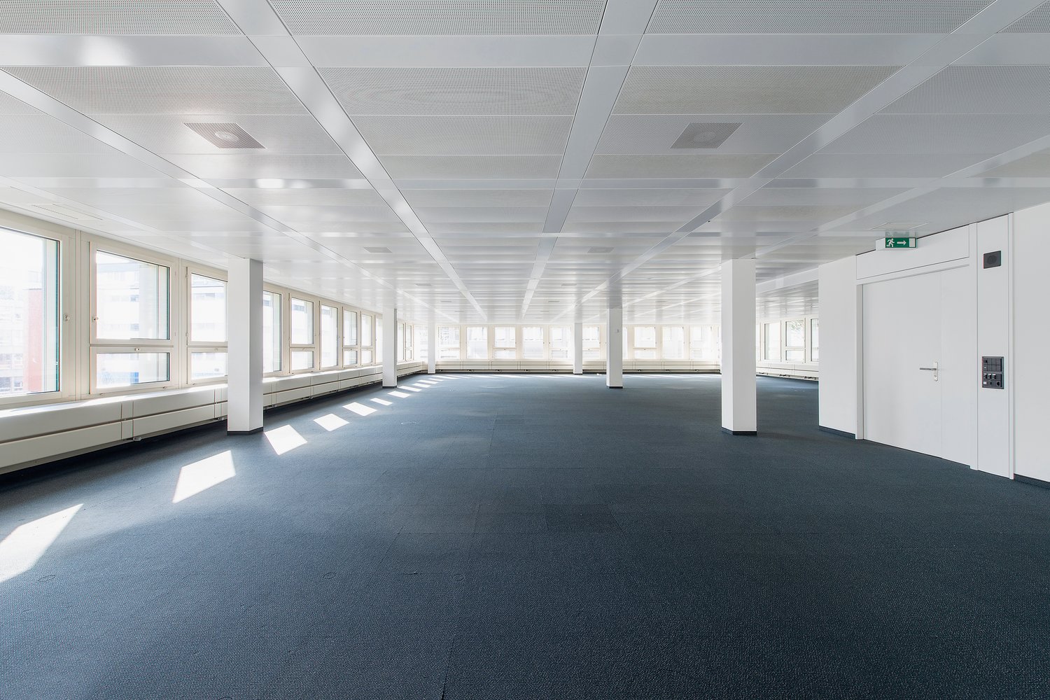 350m² office