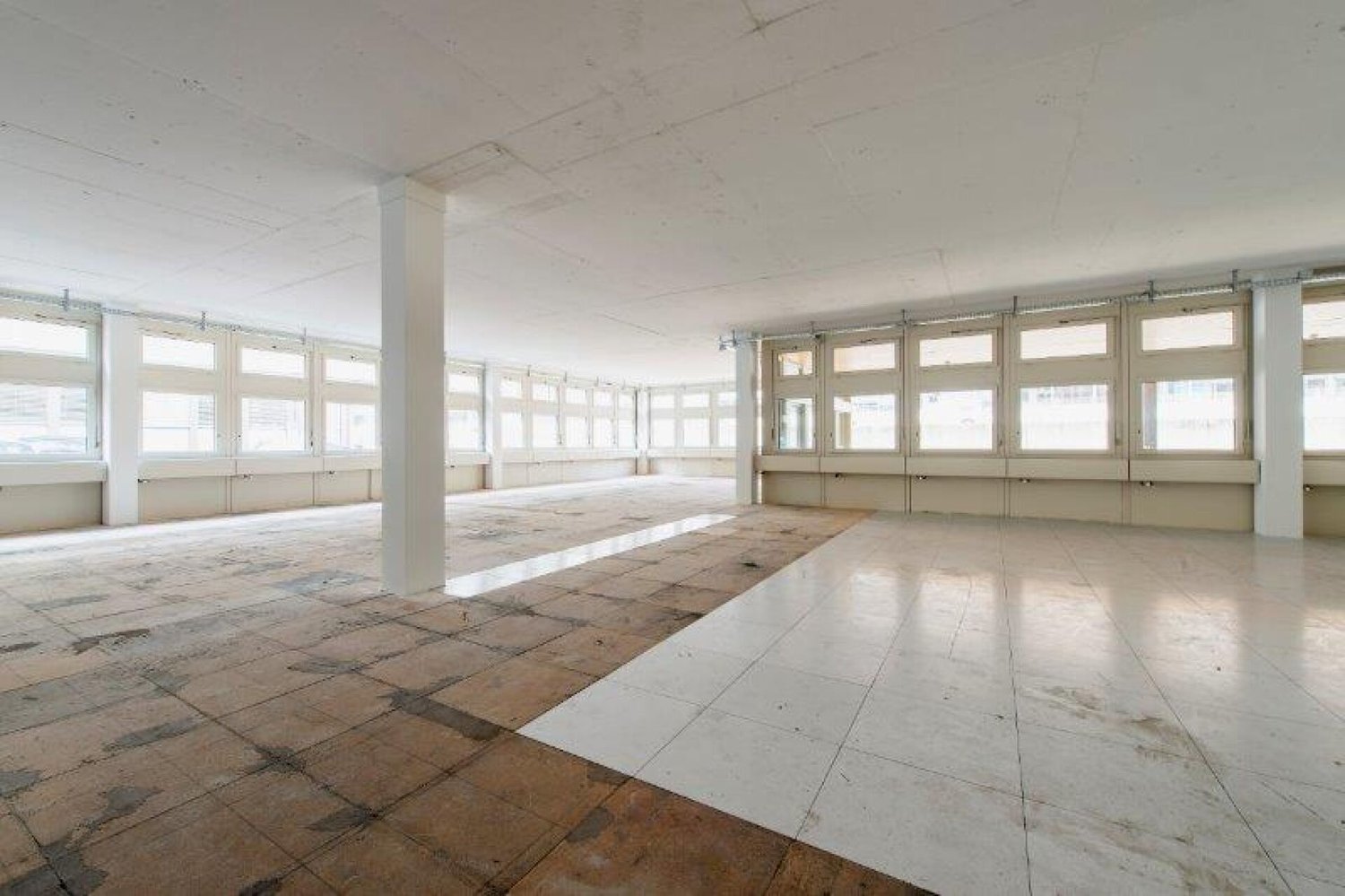 700m² office