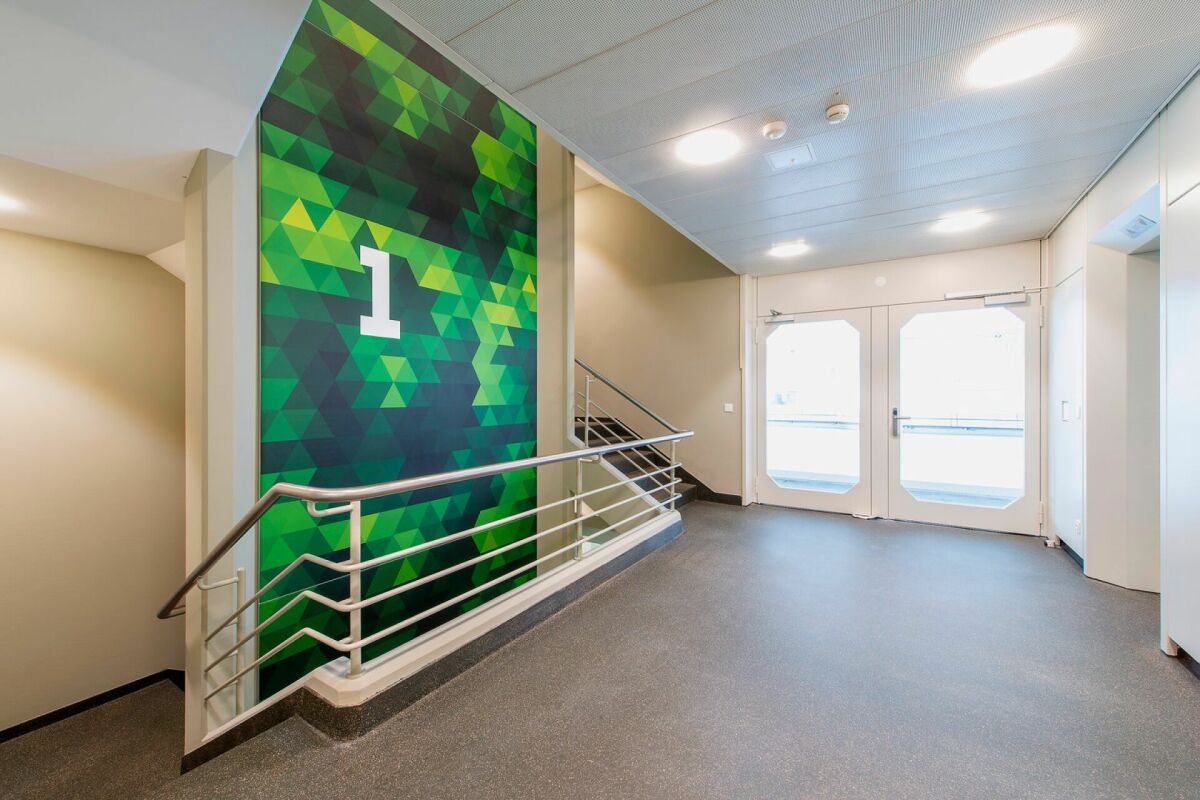 700m² office