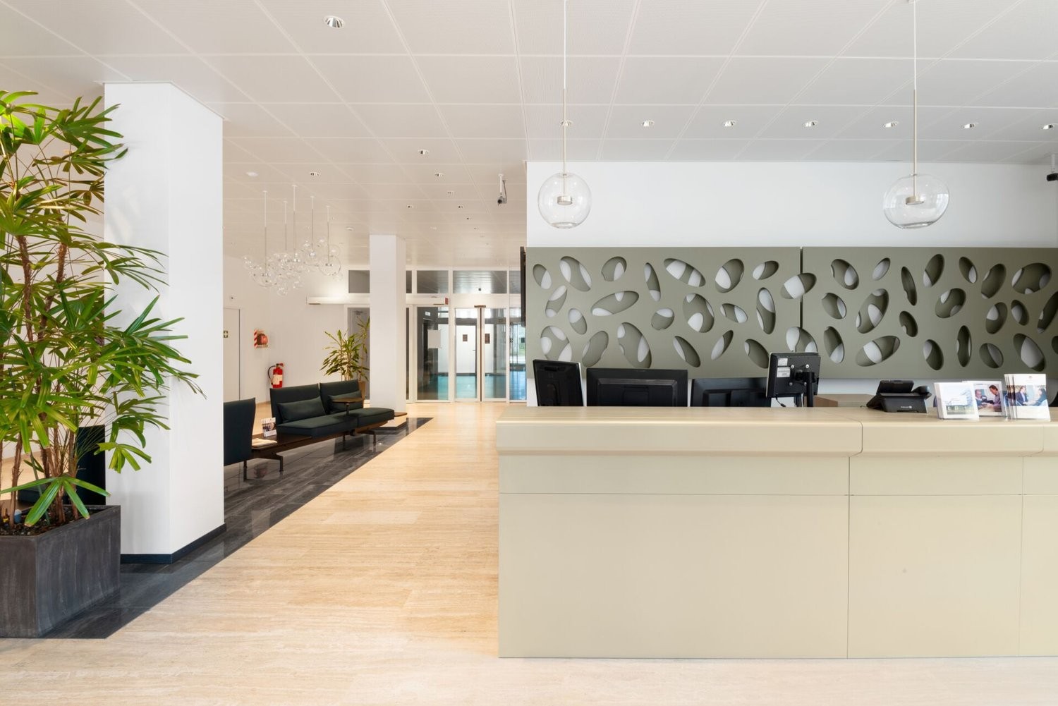 141m² commercial