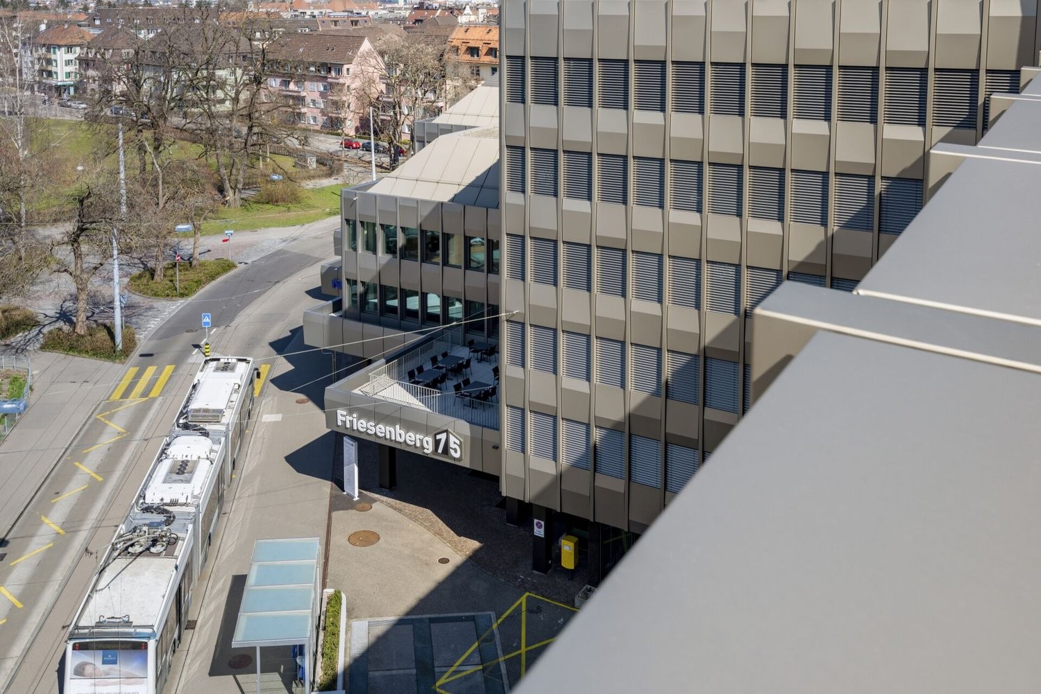 141m² commercial