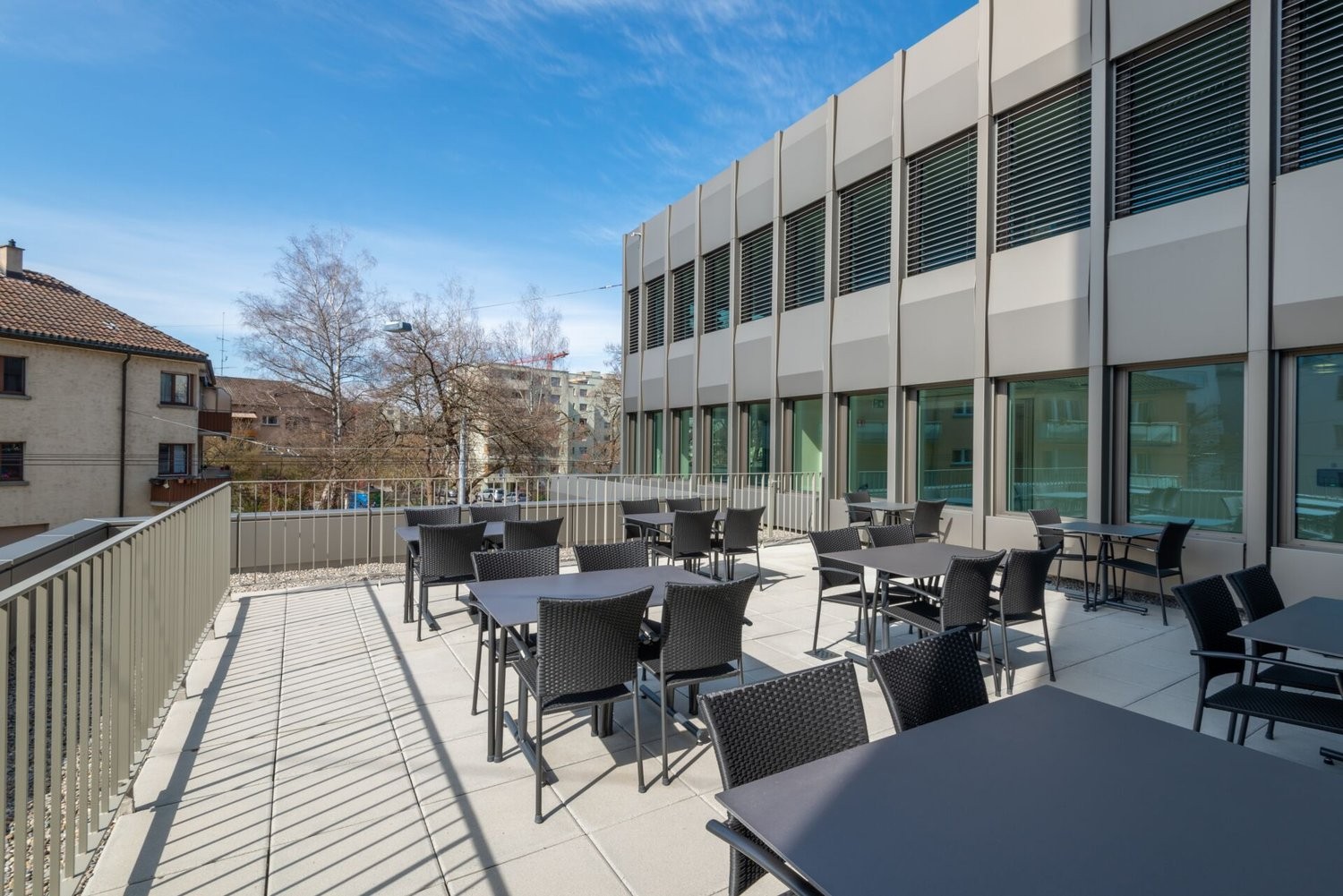 141m² commercial