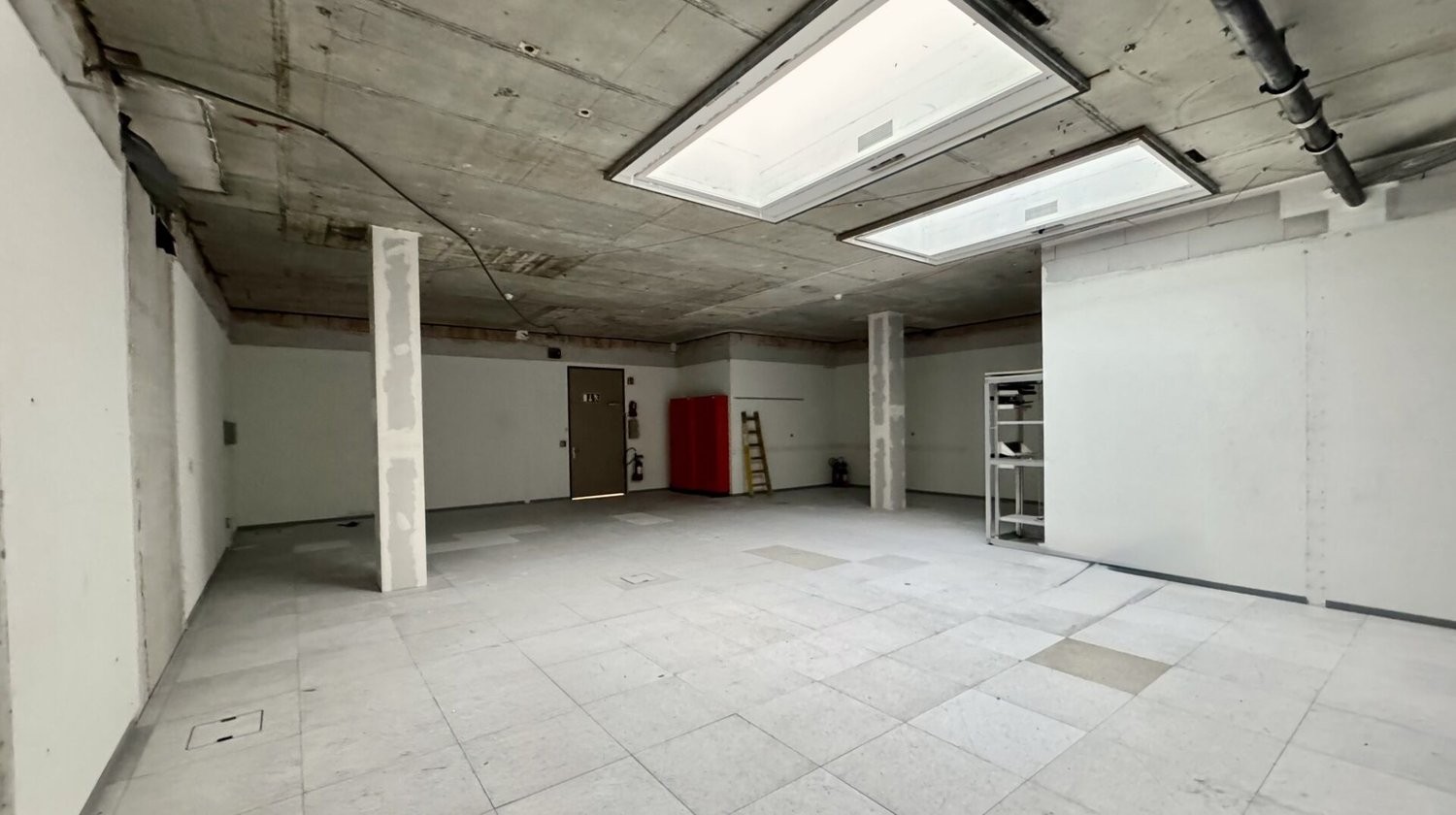 141m² commercial
