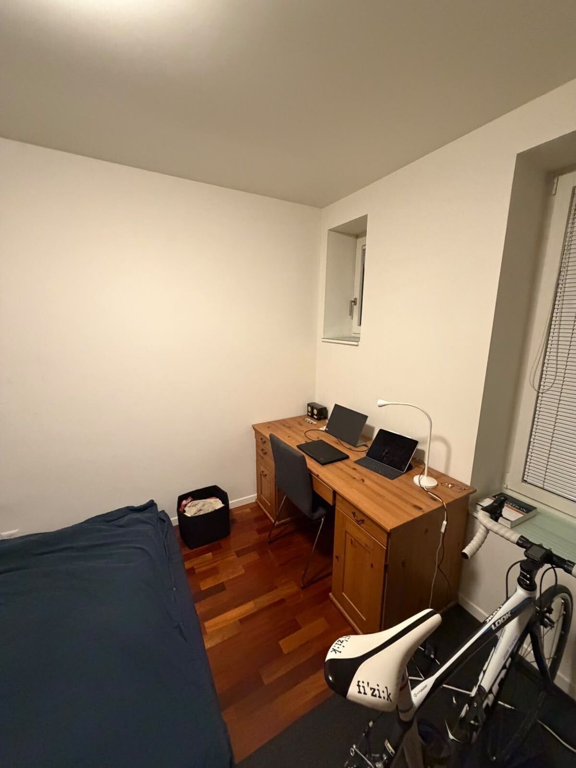Chambre dans une colocation

Salut à tous🙋🏼

Nous cherchons quelqu'un pour reprendre la dernière chambre de notre appartement en colocation à Zurlindenstrasse. L'appartement est moderne, bien situé, lumineux et prêt pour votre emménagement à partir du 1er novembre.

Commodités :

- Lave-vaisselle���
