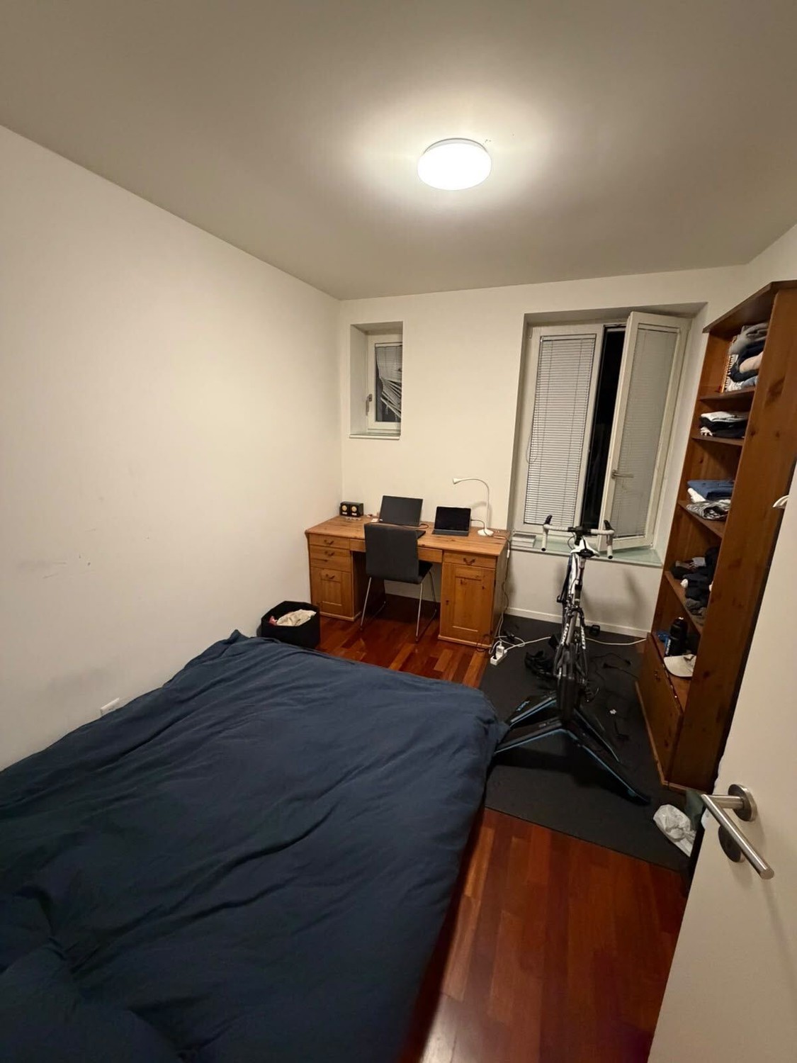 Chambre dans une colocation

Salut à tous🙋🏼

Nous cherchons quelqu'un pour reprendre la dernière chambre de notre appartement en colocation à Zurlindenstrasse. L'appartement est moderne, bien situé, lumineux et prêt pour votre emménagement à partir du 1er novembre.

Commodités :

- Lave-vaisselle���