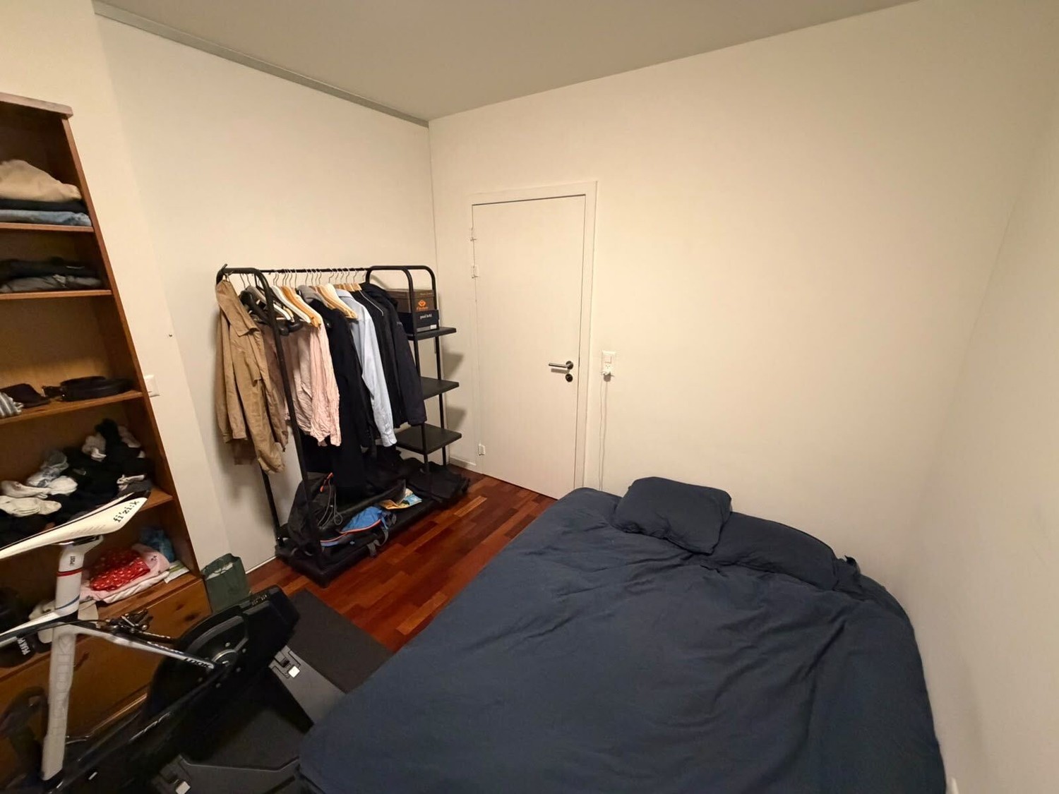 Chambre dans une colocation

Salut à tous🙋🏼

Nous cherchons quelqu'un pour reprendre la dernière chambre de notre appartement en colocation à Zurlindenstrasse. L'appartement est moderne, bien situé, lumineux et prêt pour votre emménagement à partir du 1er novembre.

Commodités :

- Lave-vaisselle���