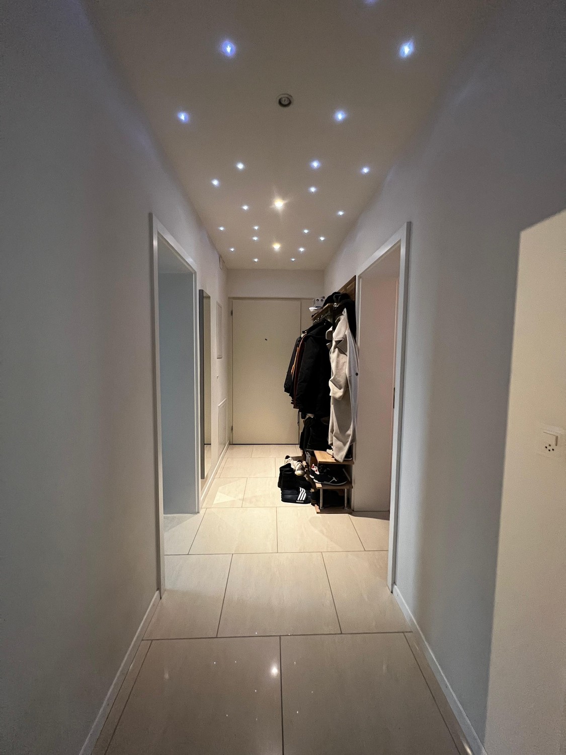 Chambre dans une colocation

Salut à tous🙋🏼

Nous cherchons quelqu'un pour reprendre la dernière chambre de notre appartement en colocation à Zurlindenstrasse. L'appartement est moderne, bien situé, lumineux et prêt pour votre emménagement à partir du 1er novembre.

Commodités :

- Lave-vaisselle���