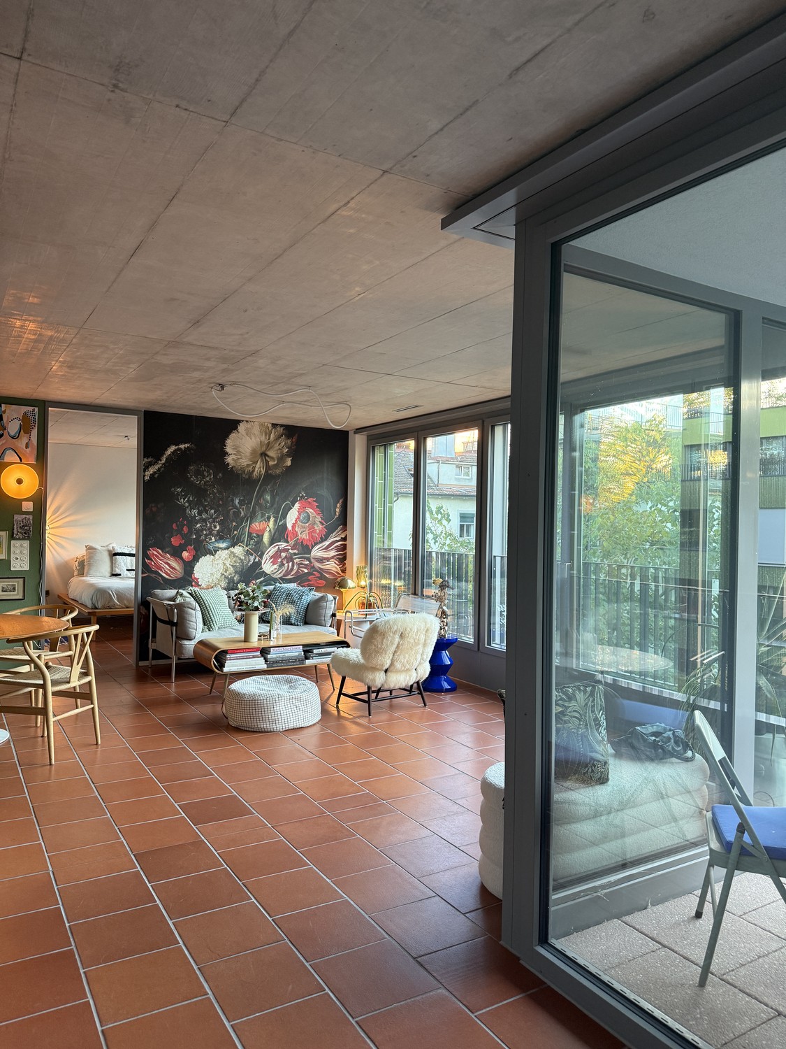 Appartement meublé en sous-location | 24 novembre – 12 janvier

Je loue mon appartement confortable, entièrement meublé, en sous-location du 24 novembre 2026 au 12 janvier 2027. La période peut également être adaptée de manière flexible après accord.

L'appartement est entièrement aménagé et équipé.