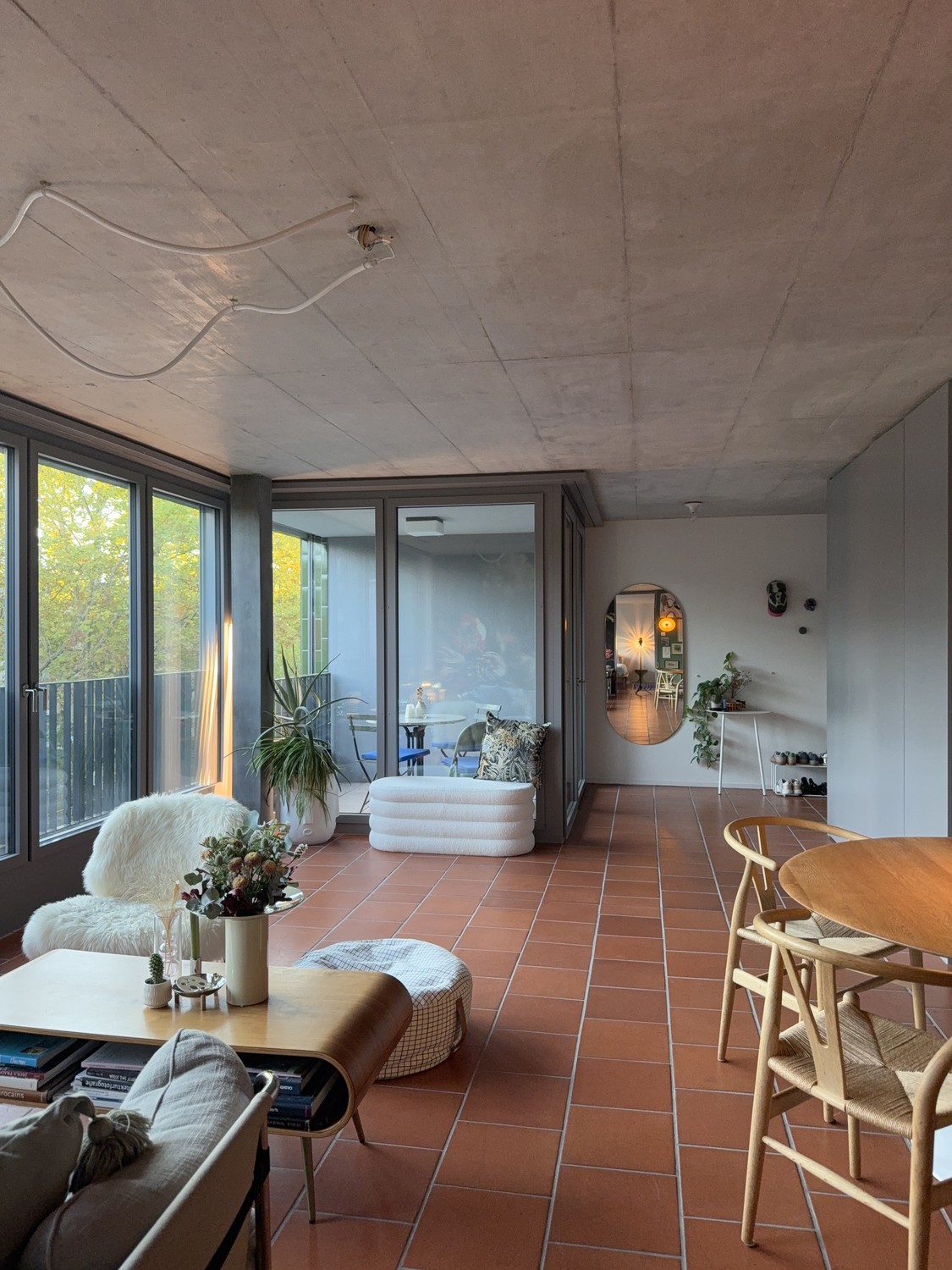 Appartement meublé en sous-location | 24 novembre – 12 janvier

Je loue mon appartement confortable, entièrement meublé, en sous-location du 24 novembre 2026 au 12 janvier 2027. La période peut également être adaptée de manière flexible après accord.

L'appartement est entièrement aménagé et équipé.