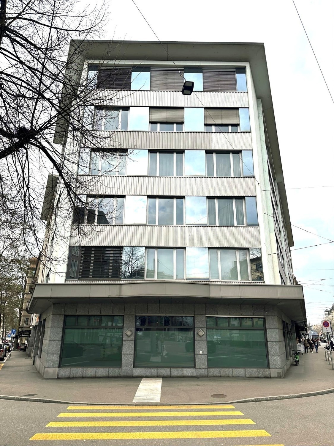 214m² commerciale
