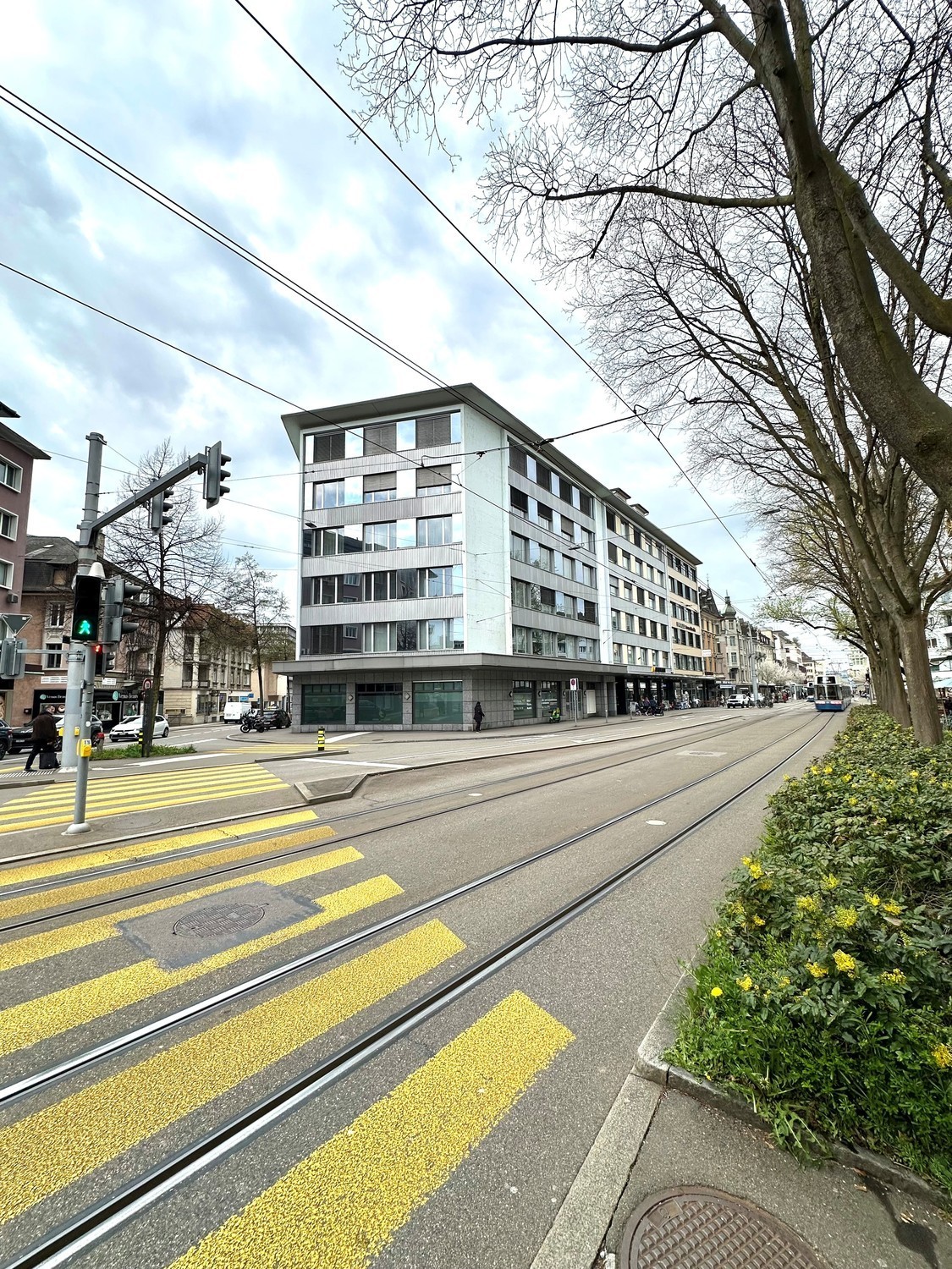 214m² commerciale