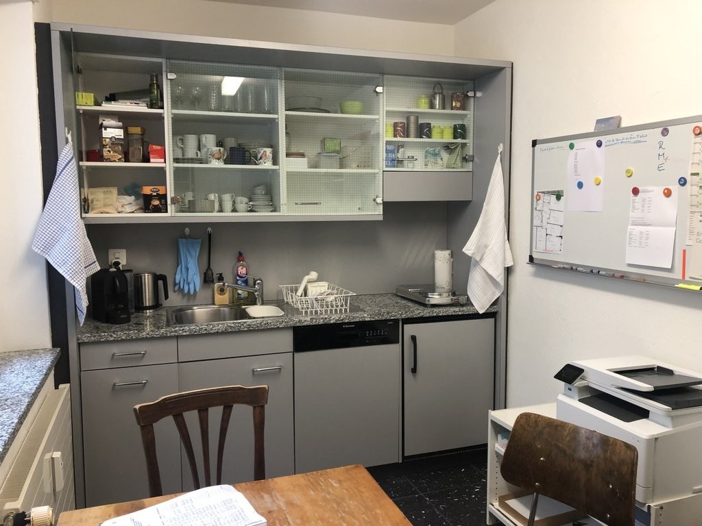 103m² office