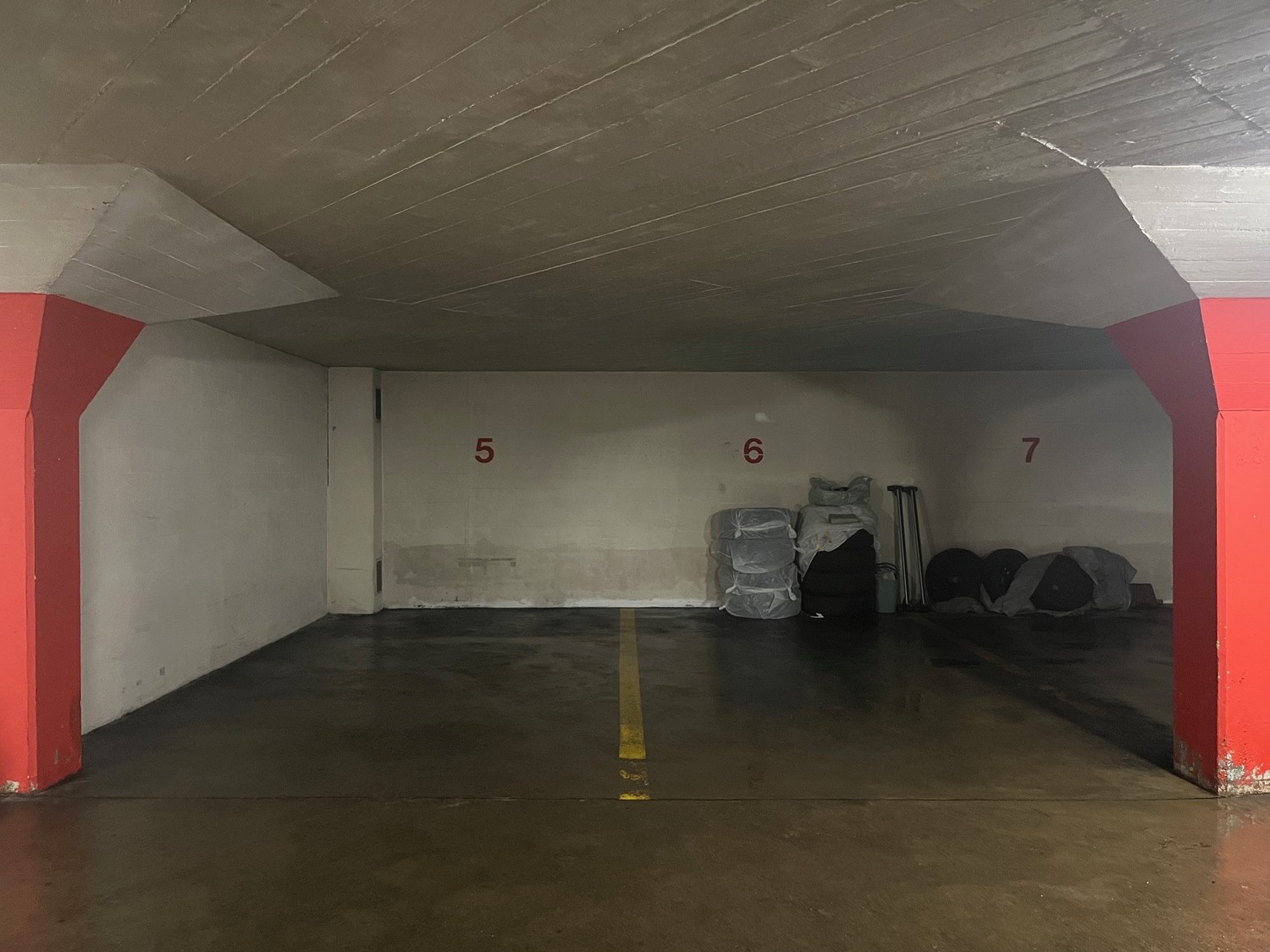 Posto auto sotterraneo, foto 2 di 3