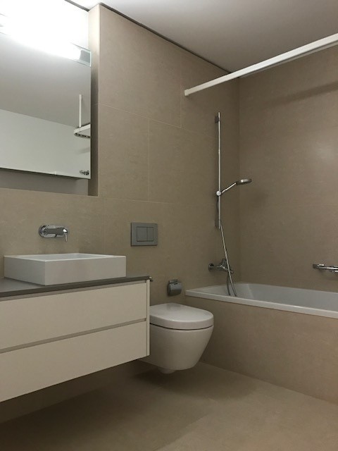 Bright 3.5-room apartment with city view and balcony on the 8th floor