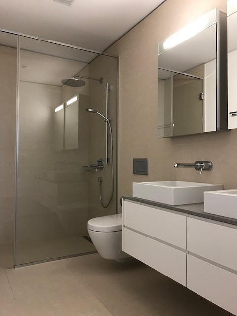 Bright 3.5-room apartment with city view and balcony on the 8th floor
