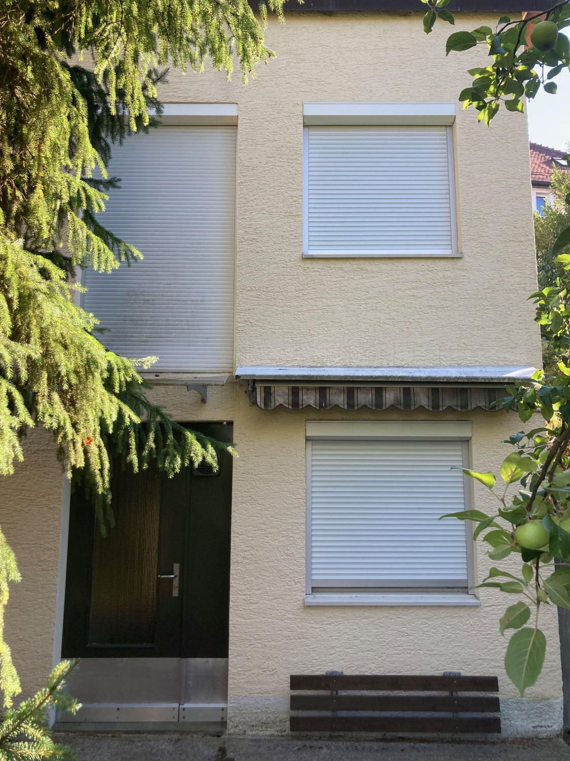 77m² commercial