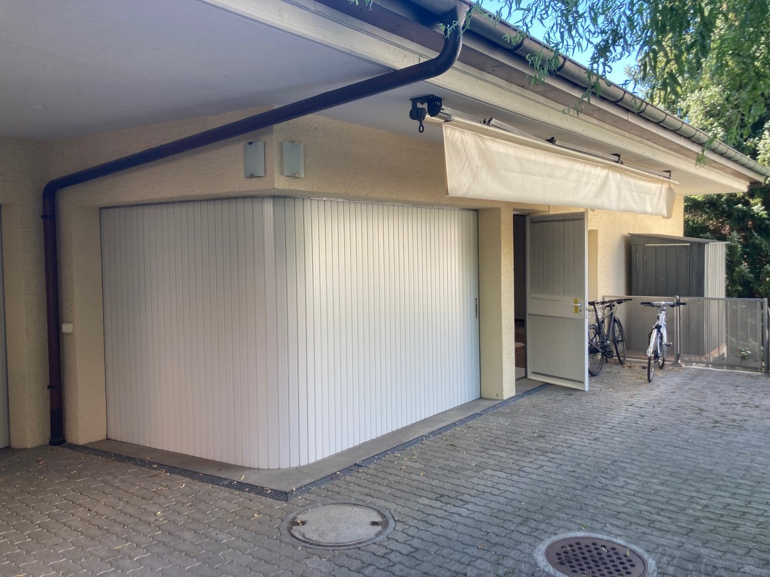 77m² commercial