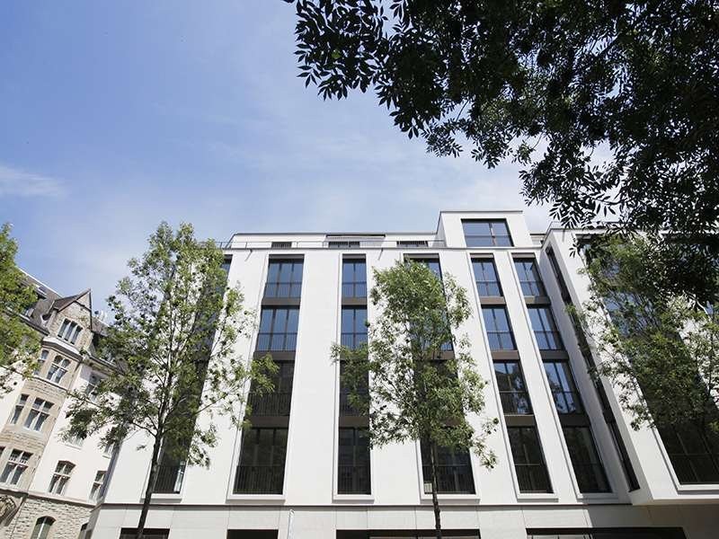 70m² commercial