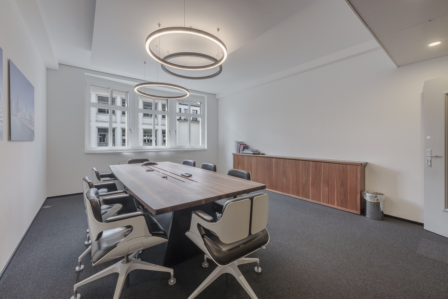 440m² office