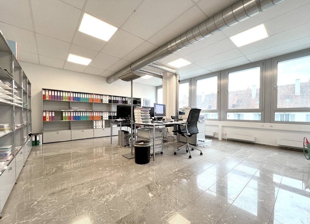 233m² office