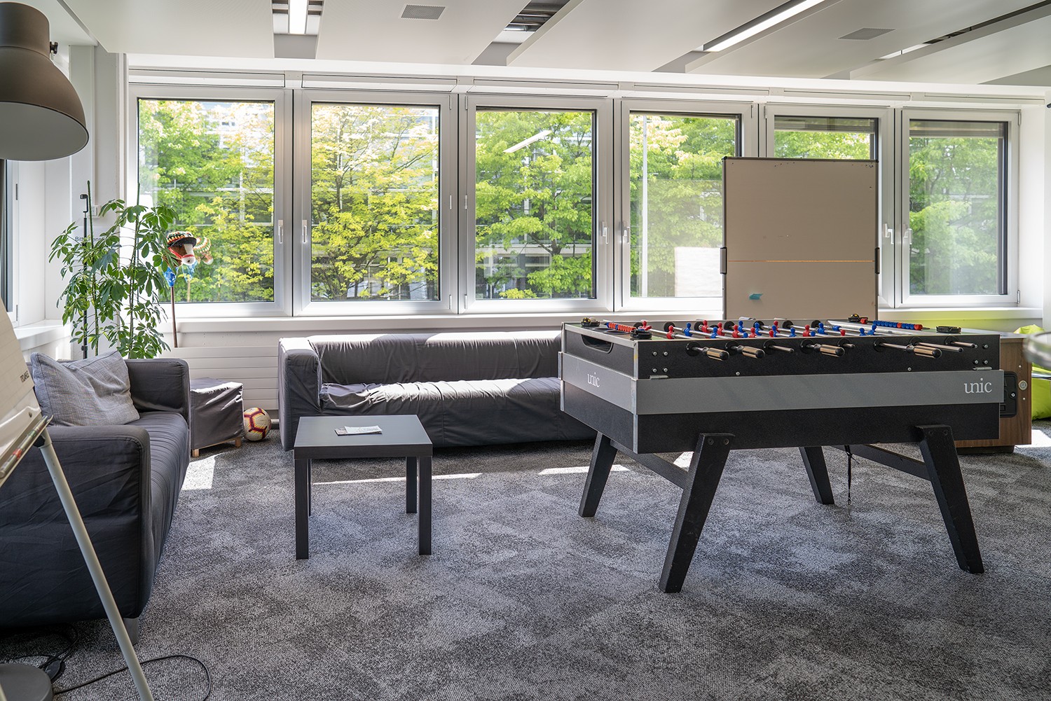 1126m² office