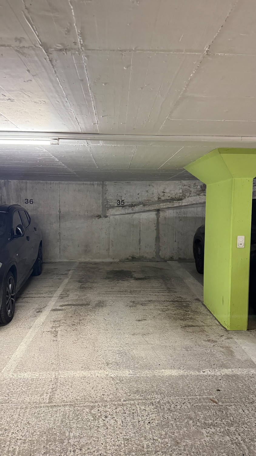 Posto disponibile, foto 1 di 2