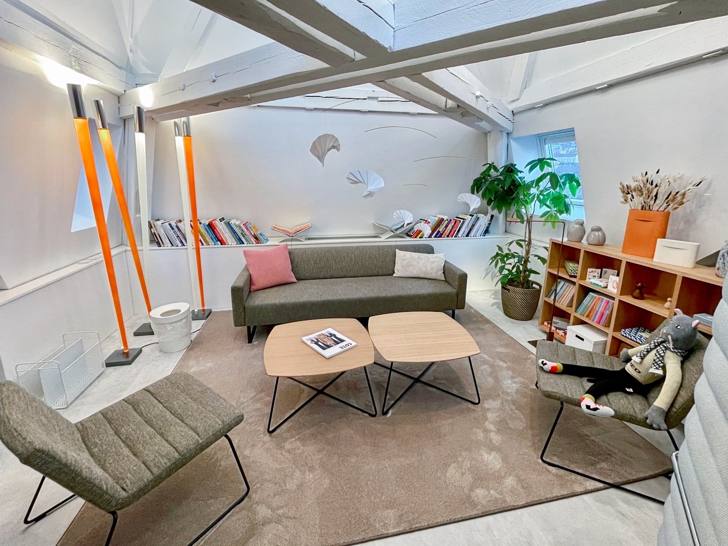 60m² office