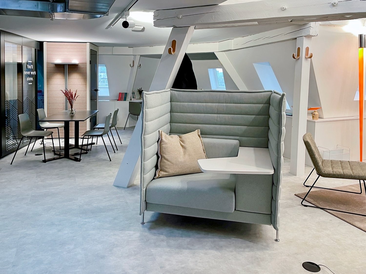 60m² office