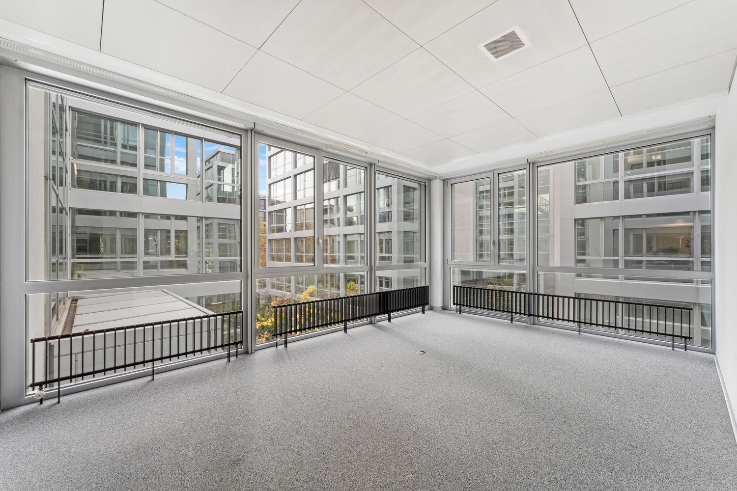 25m² office