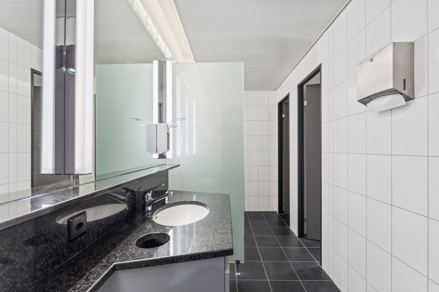 25m² office