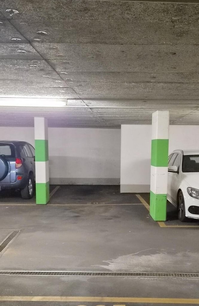 Posto auto coperto per biciclette