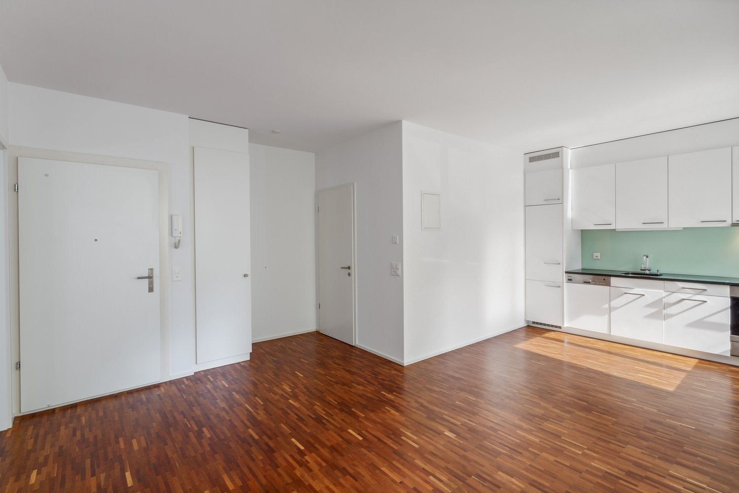 appartamento di 2 locali, foto 1 di 9