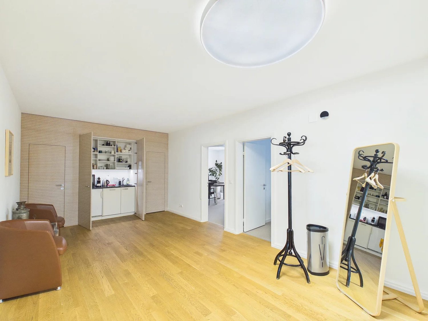 155m² office