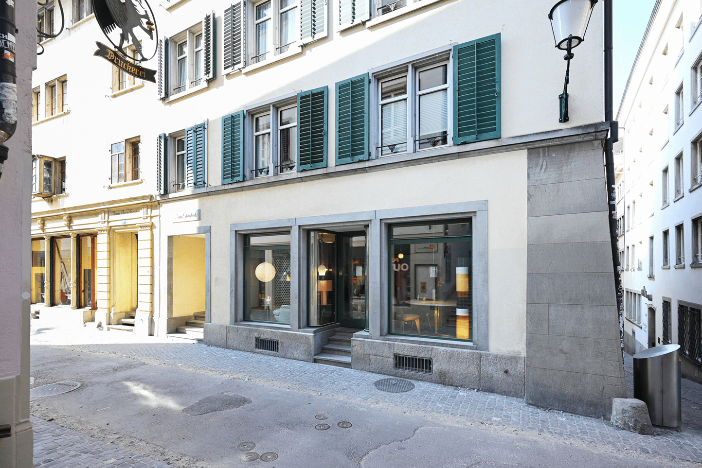 131m² negozio
