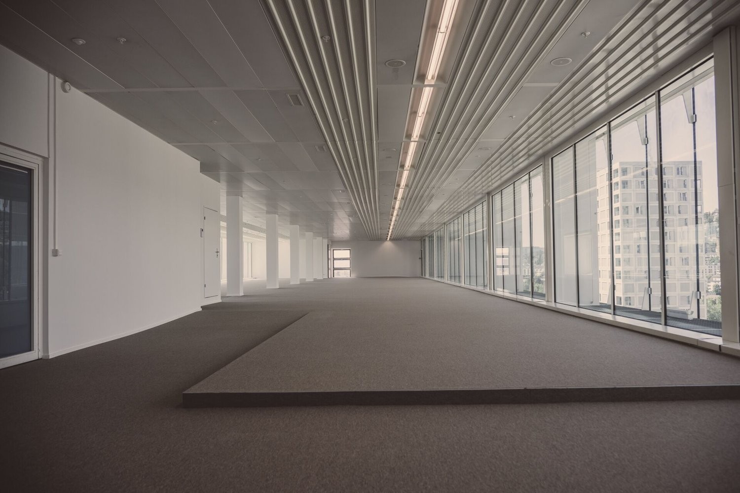 620m² office