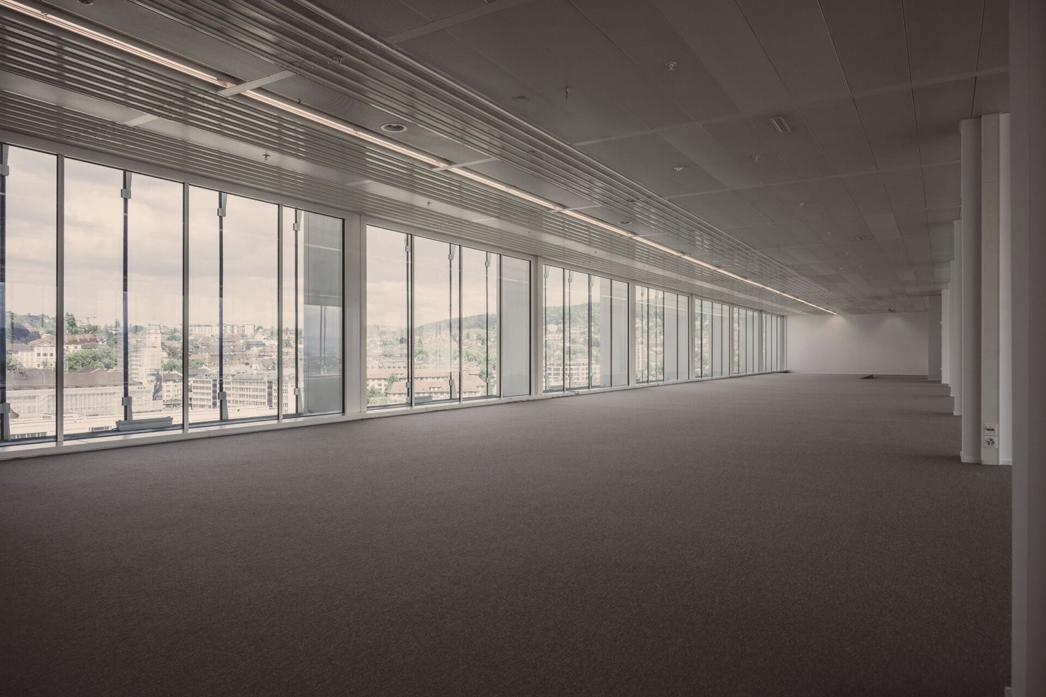 620m² office
