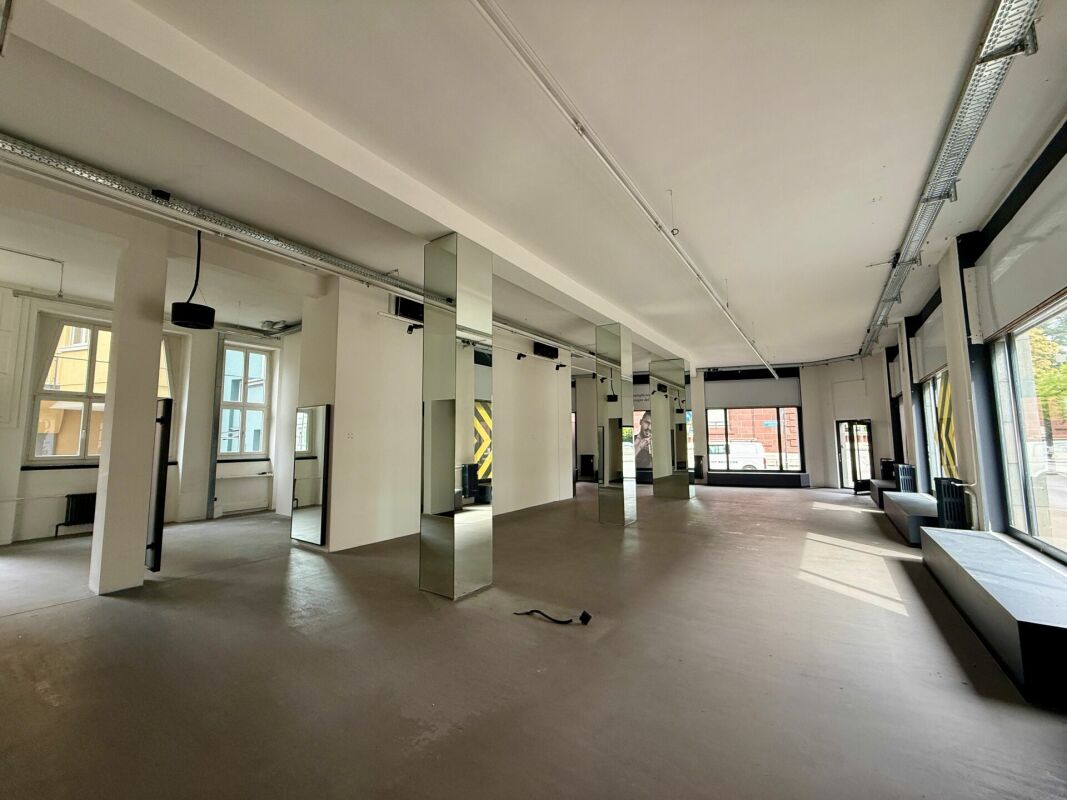 Magasin de 290m²