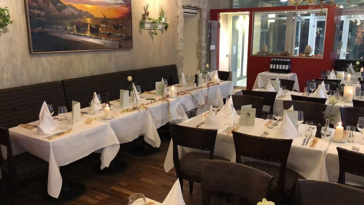 278m² ristorante","description":"Esercizio gastronomico di successo in una posizione top a Zürich, a pochi passi dalla stazione centrale (HB). Il concetto consolidato può essere proseguito o sostituito in modo flessibile da altri concetti gastronomici. 80 posti a sedere interni e 20 esterni, oltre a