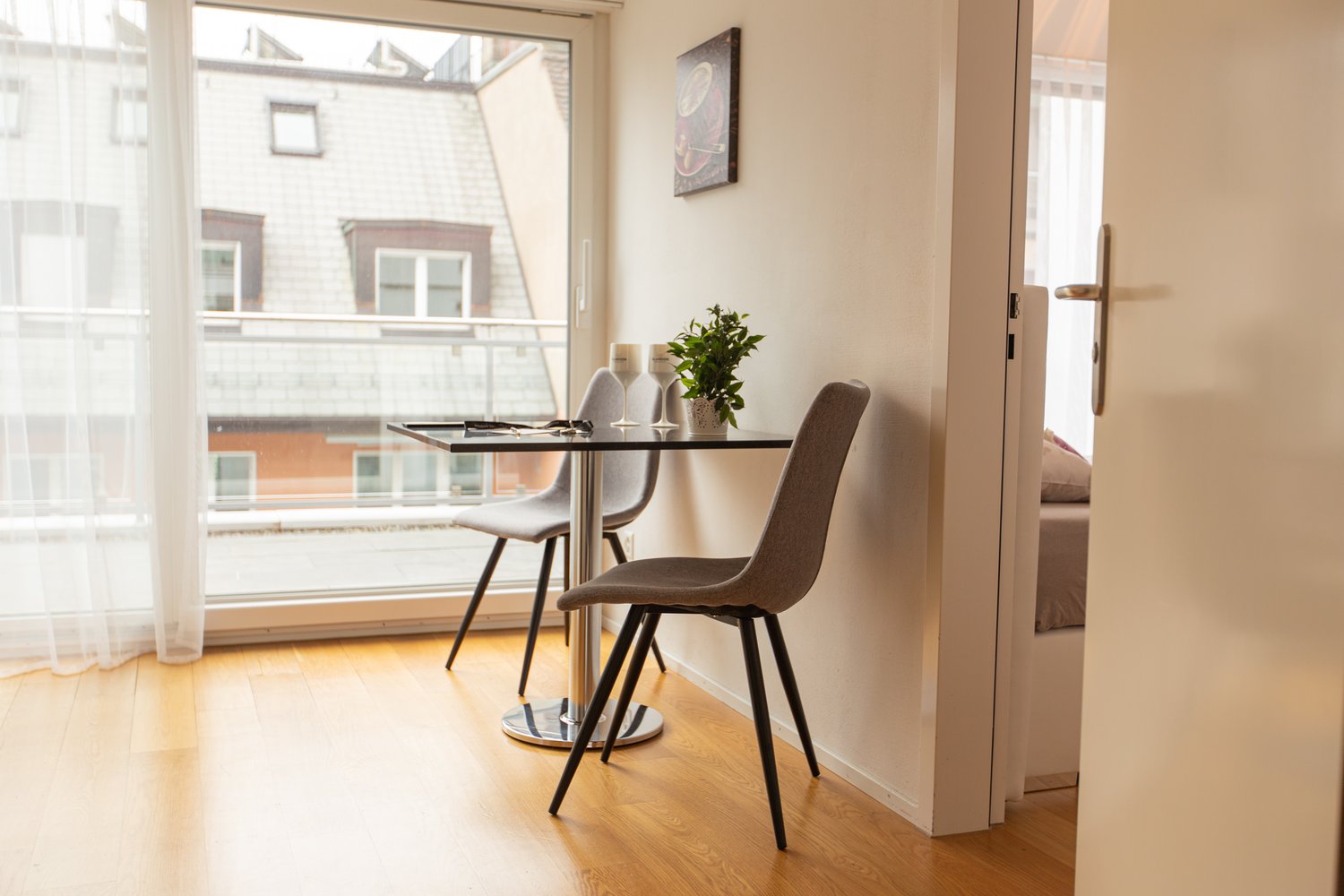 2-Zimmer-Wohnung möbliert